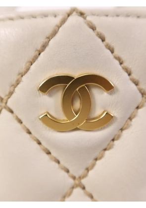 CHANEL Pre-Owned Vivian interlocking-CC tote bag - Neutrals