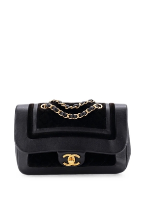 CHANEL Pre-Owned Paris-Cosmopolite Textured CC Flap Bag Lambskin and Quilted Velvet Small shoulder bag - Black