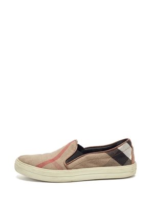 Burberry Pre-Owned Novacheck slip-ons - Neutrals