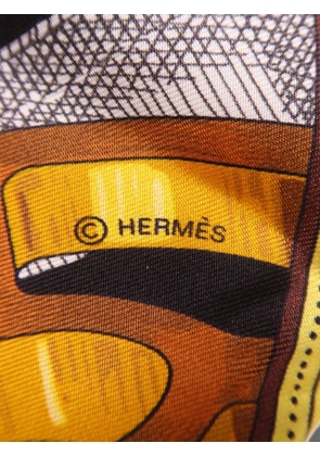 Hermès Pre-Owned graphic-print silk scarf - Black
