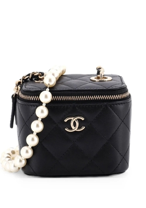 CHANEL Pre-Owned Vanity Case with Pearl Chain Quilted Lambskin Mini clutch bag - Black