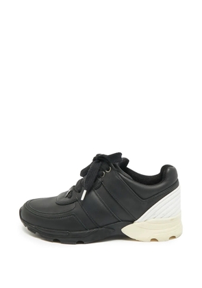 CHANEL Pre-Owned CC logo sneakers - Black
