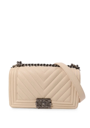 CHANEL Pre-Owned 25 Boy chevron-quilted shoulder bag - Neutrals