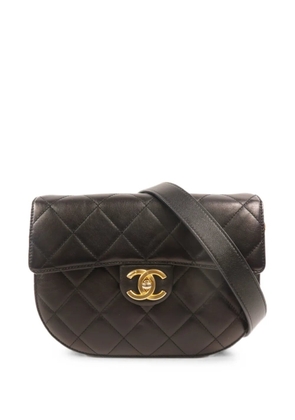 CHANEL Pre-Owned CC turn-lock quilted shoulder bag - Black