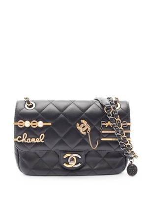 CHANEL Pre-Owned 2021 Matelassé shoulder bag - Black