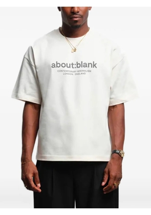 ABOUTBLANK logo-print boxy T-shirt - Neutrals