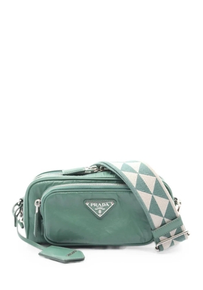 Prada Pre-Owned 2010s logo plate shoulder bag - Green