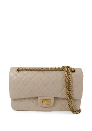 CHANEL Pre-Owned 2.55 Reissue shoulder bag - Neutrals