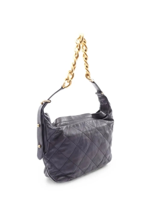 CHANEL Pre-Owned 2021 Matelassé chain lambskin shoulder bag - Blue