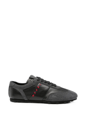 Marni logo-embroidered panelled sneakers - Black