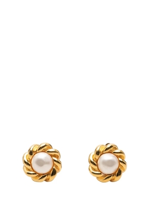 CHANEL Pre-Owned 1950-1970 Gold Plated Faux Pearl Flower Clip On Earrings costume earrings