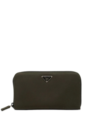 Prada Pre-Owned 2000-2013 Tessuto Zip Around Wallet long wallets - Green