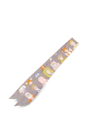 Hermès Pre-Owned graphic-print silk scarf - Grey