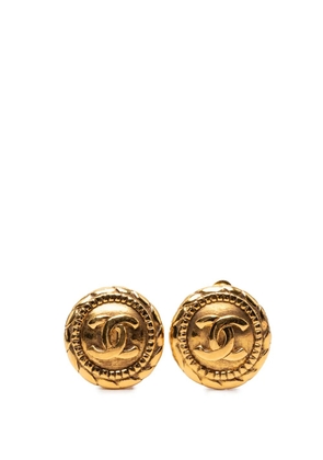 CHANEL Pre-Owned 1970-1980 CC Gold Plated Round Clip On Earrings costume earrings