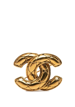 CHANEL Pre-Owned 1950-1970 CC Gold Plated Quilted Brooch costume brooch