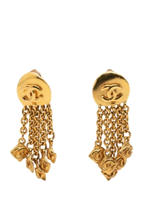 CHANEL Pre-Owned 1996 CC Gold Plated Dangling Clip On Earrings costume earrings