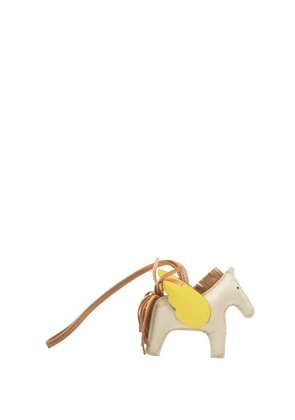 Hermès Pre-Owned 2022 Milo Lambskin and Swift Grigri Rodeo Pegase Bag Charm PM key chain - White