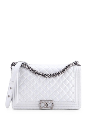 CHANEL Pre-Owned Boy Flap Bag Quilted Metallic Calfskin New Medium shoulder bag - Silver