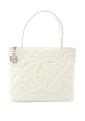 CHANEL Pre-Owned 2006-2008 Caviar Medallion tote bag - White
