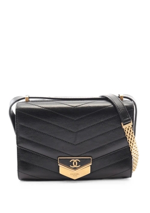 CHANEL Pre-Owned 2018-2019 Chevron V-stitch shoulder bag - Black