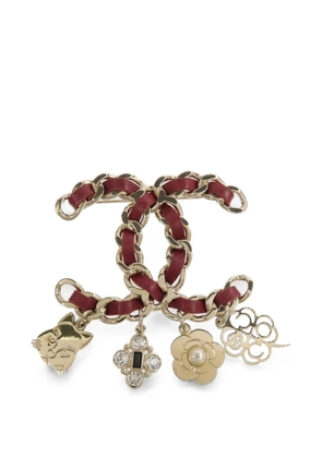 CHANEL Pre-Owned CC-charm brooch - Gold