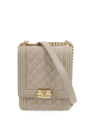 CHANEL Pre-Owned Boy North-South quilted mini bag - Grey