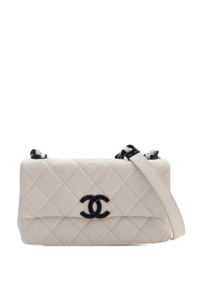 CHANEL Pre-Owned 2020 Small Quilted Caviar My Everything Flap crossbody bag - White