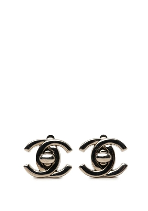 CHANEL Pre-Owned 1996 CC Brass Turn Lock Clip On Earrings costume earrings - Silver