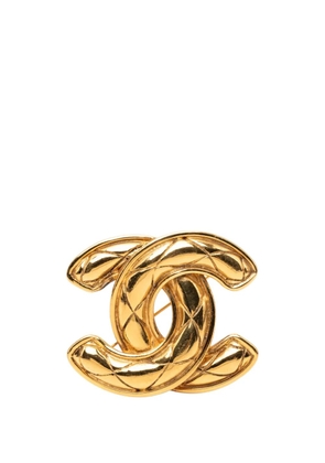 CHANEL Pre-Owned 1970-1980 CC Gold Plated Quilted Brooch costume brooch