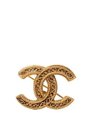 CHANEL Pre-Owned 1970-1980 CC Gold Plated Rope Edge Brooch costume brooch