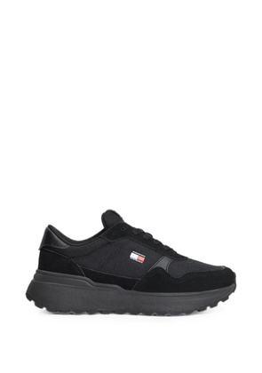 Tommy Hilfiger logo-patch lace-up sneakers - Black