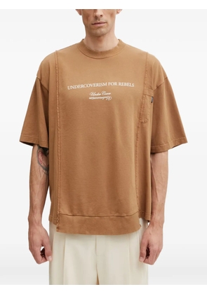 Undercover slogan-print raw-edge T-shirt - Brown