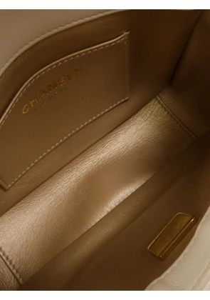 CHANEL Pre-Owned CC turn-lock shoulder bag - Neutrals