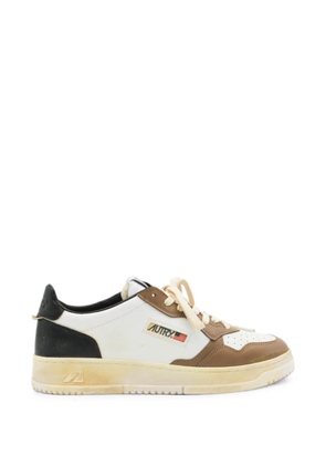 Autry Super Vintage leather sneakers - White