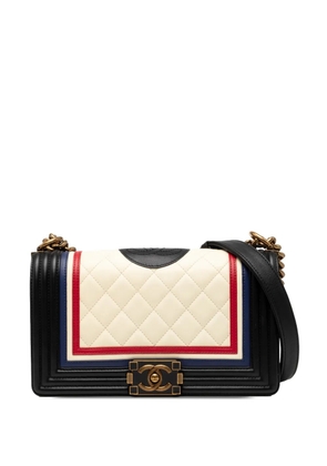 CHANEL Pre-Owned 2015-2016 Old Medium Multicolor Quilted Lambskin Crest Boy Flap crossbody bag - White