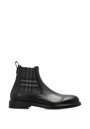 Burberry Pembroke leather boots - Black