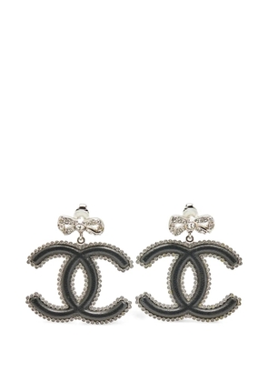 CHANEL Pre-Owned bow-detail earrings - Silver