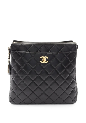 CHANEL Pre-Owned 1996-1997 quilted leather backpack - Black