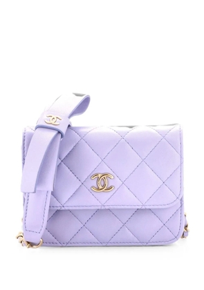 CHANEL Pre-Owned Bow Strap Card Holder on Chain Quilted Lambskin clutch bag - Purple