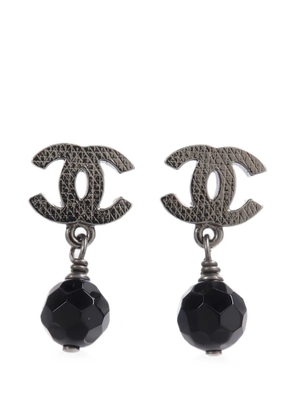 CHANEL Pre-Owned CC drop earrings - Silver