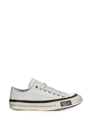 visvim contrast-trim low-top sneakers - Grey