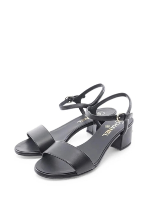 CHANEL Pre-Owned 1986-1988 logo-print sandals - Black
