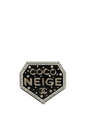 CHANEL Pre-Owned 2018 CC Resin Strass and Faux Pearl Coco Neige Pin Brooch costume brooch - Black