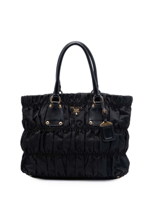 Prada Pre-Owned 2010-2026 Tessuto Gaufre tote bag - Black