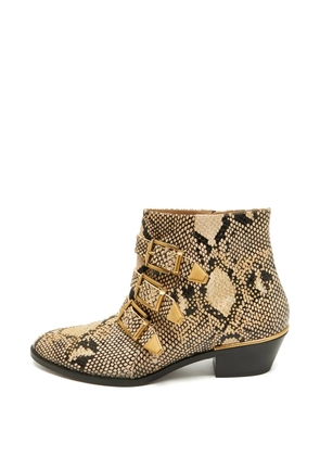 Chloé Pre-Owned Susanna buckle-detail ankle boots - Neutrals
