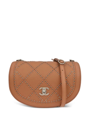 CHANEL Pre-Owned 2017 Coco Eyelets shoulder bag - Brown