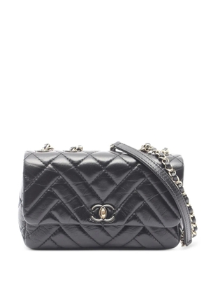 CHANEL Pre-Owned 2019 Matelassé chain shoulder bag - Black