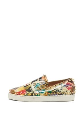Christian Louboutin Pre-Owned Pik Boat studded patent leather sneakers - Neutrals