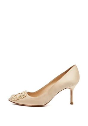 Manolo Blahnik Hangisi pearl-embellished heeled pumps - Neutrals