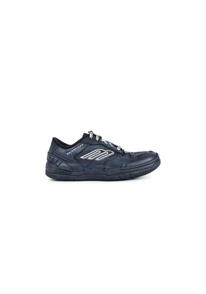 Hamptons Worn-Out Sneakers